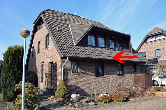 Charmante, solide Doppelhaushälfte mit Potenzial in ruhiger und zentraler Lage von 47929 Grefrath