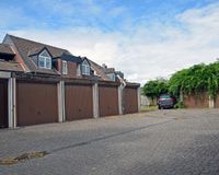 Rückansicht/Garagen
