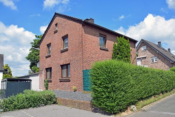 Top gepflegtes Ein- bis Zweifamilienhaus in sehr ruhiger, zentraler Lage von 41334 Nettetal-Hinsbeck