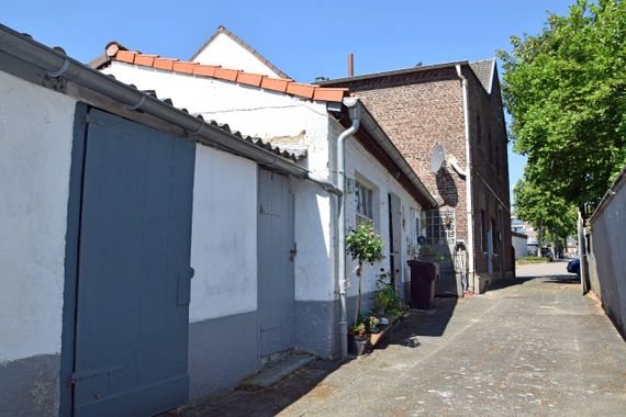 Zweigeschossiges Wohnhaus mit viel Potenzial in zentrlaer Lage von 41334 Nettetal-Breyell