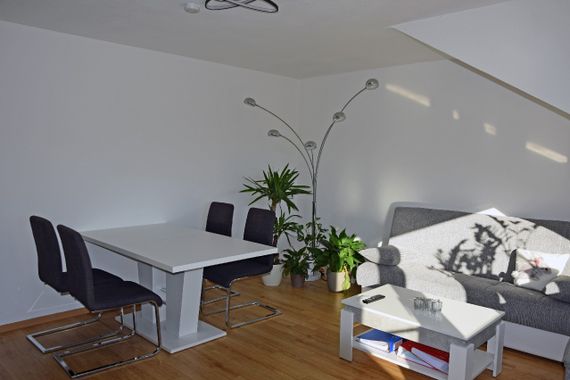 Schön aufgeteilte 2-Zimmer-Dachgeschosswohnung mit Balkon in guter Lage von 41334 Nettetal-Breyell