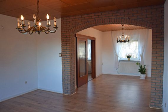 Helle, geräumige 1-2 Zimmerwohnung in zentraler Wohnlage von 47929 Grefrath