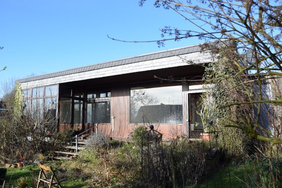 Individueller, sanierungsbedürftiger Bungalow mit besonderem Charme in Toplage von Nettetal-Hinsbeck