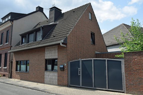 Kleines, freistehendes Wohnhaus inmitten von 41334 Nettetal-Lobberich, in ruhiger Seitenstraße