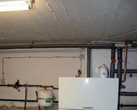 Keller mit Abstellfläche und Heizung aus 2012