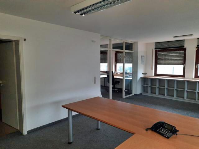 Praktisch aufgeteilte Bürofläche im Gewerbegebiet von 41189 Mönchengladbach-Wickrath