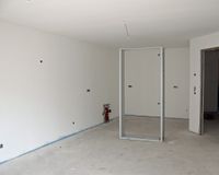 Wohn-/Esszimmer mit offener Küche