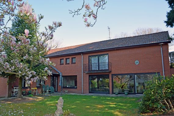 Ihr Projekt, Ihre Vision - Haus mit Charakter auf großem Grundstück in Toplage von Nettetal-Hinsbeck