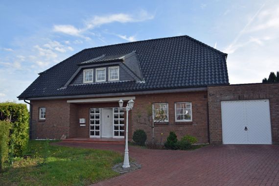 Repräsentatives Landhaus in ruhiger Lage von 41334 Nettetal-Kaldenkirchen