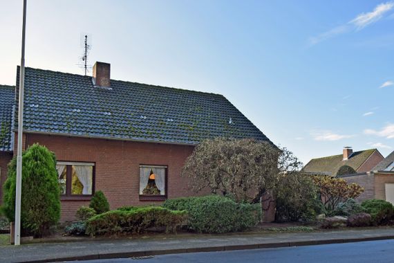 Top Lage, idyllisches Grundstück, charmantes Wohnhaus mit Garage in 41334 Nettetal-Lobberich!