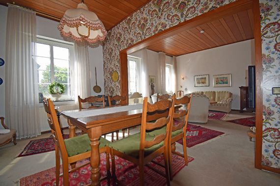 Klassisch  und  Charakterstark: Historisches Stadthaus mit Garten  und  Garage inmitten von 47929 Grefrath