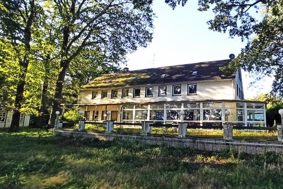 Traditionsreiche, ehemalige Gastronomie mit Hotel, mitten im Naturpark Maas-Schwalm-Nette gelegegen!